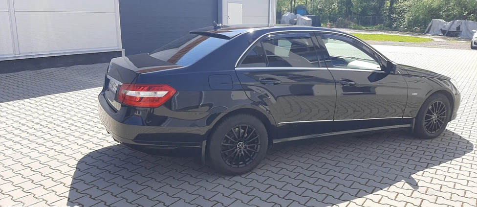 Mercedes-Benz Klasa E cena 49500 przebieg: 364500, rok produkcji 2011 z Kraków małe 154